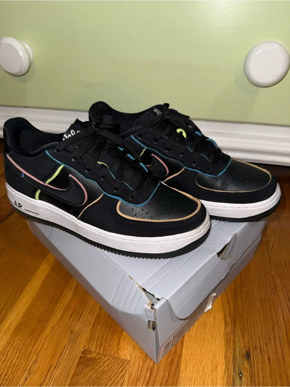 Nike Kids 6/Womens 8 Black Sneakers with Multicolor Outline Accents